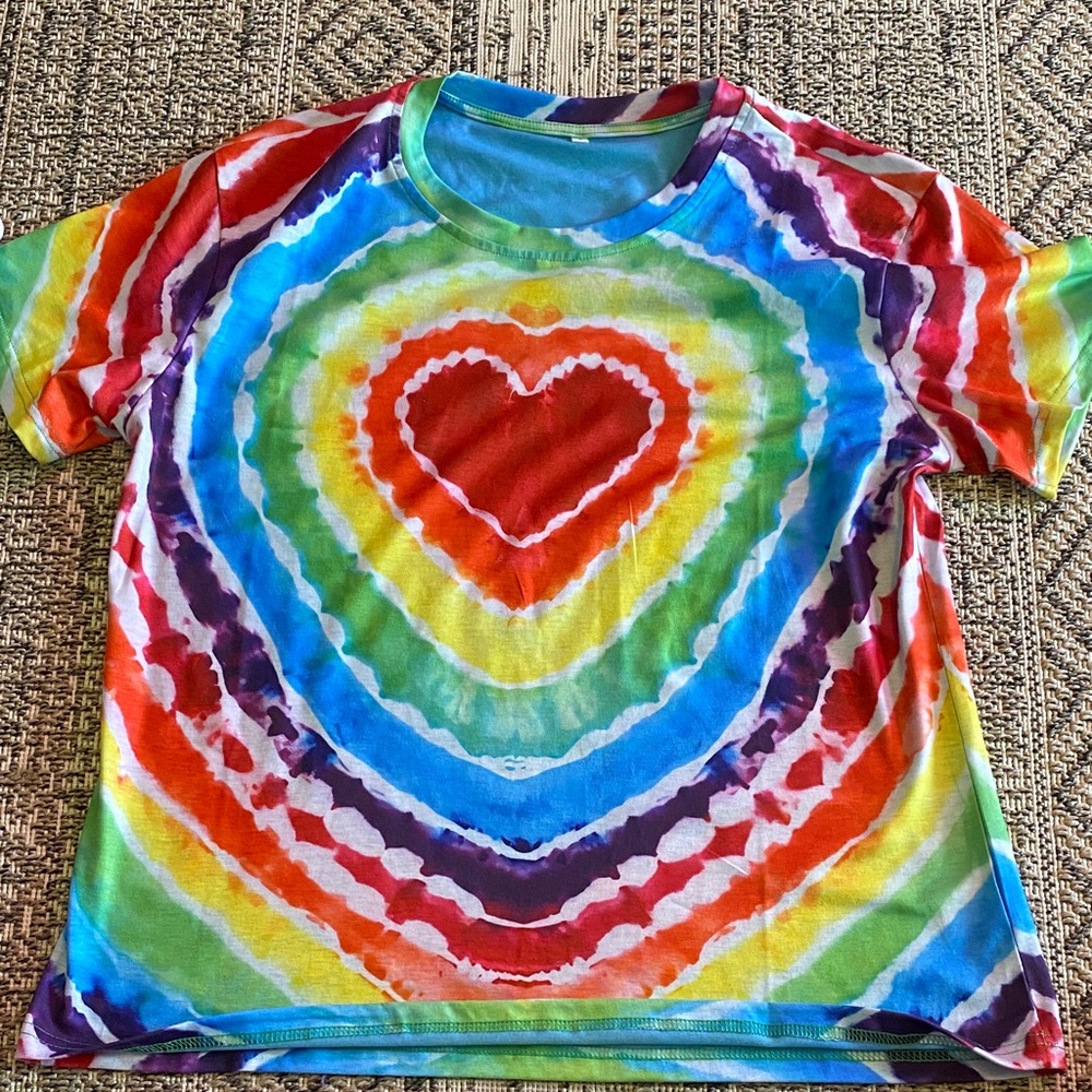 Tie-dye shirt Rainbow Heart Double Sided Lined Cool shirt - Size Large